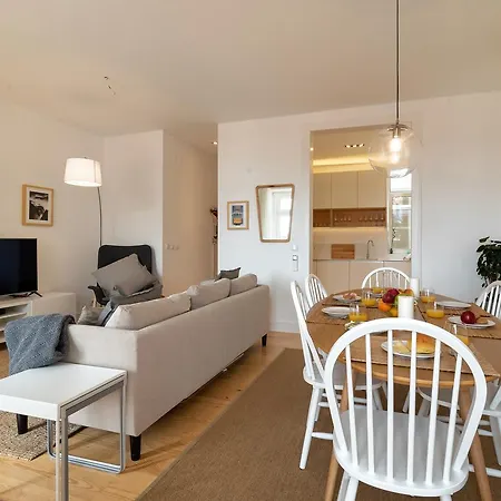 Amazing View In A Cozy, Spacious And Luminous Cocoon At * Lisbon